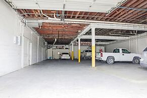 OYO Historic Cameron Hotel Brownsville I-69E