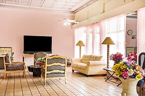 OYO Historic Cameron Hotel Brownsville I-69E