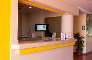 Hotel Las Jacarandas