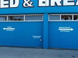 Traveler's Bed & Breakfast Hostel