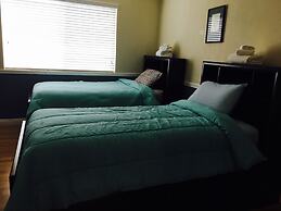 Traveler's Bed & Breakfast Hostel