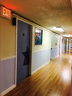 Traveler's Bed & Breakfast Hostel