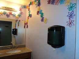 Traveler's Bed & Breakfast Hostel