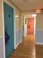 Traveler's Bed & Breakfast Hostel