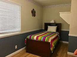 Traveler's Bed & Breakfast Hostel