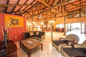 Popa Paradise Beach Resort