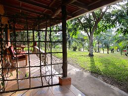 Popa Paradise Beach Resort