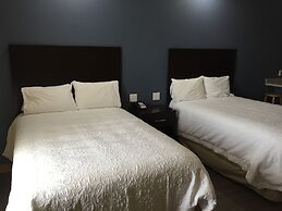 La Bonita Inn & Suites