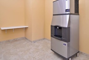 La Bonita Inn & Suites