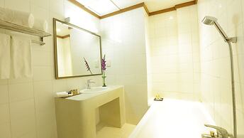 Amazing Kengtong Resort