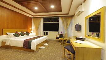 Amazing Kengtong Resort