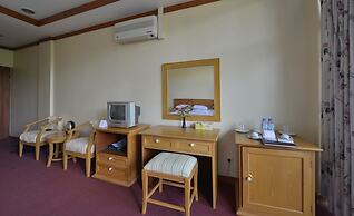 Amazing Kengtong Resort