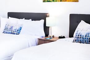 Blue Sage Inn & Suites