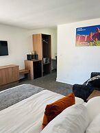 Blue Sage Inn & Suites