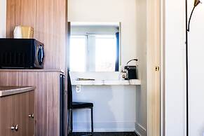 Blue Sage Inn & Suites