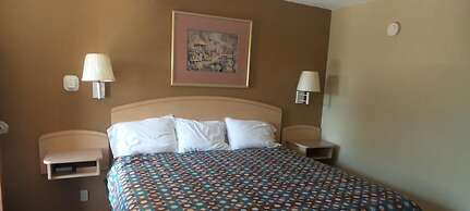 River's Edge Motel