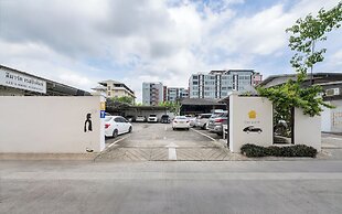 Lee's Mark Residence