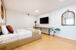 Lee's Mark Residence