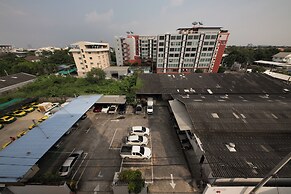 Lee's Mark Residence