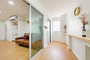 Lee's Mark Residence