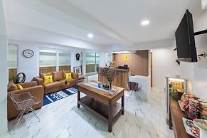 Lee's Mark Residence