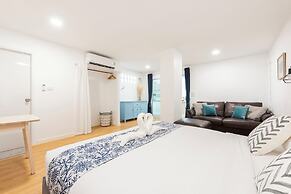 Lee's Mark Residence