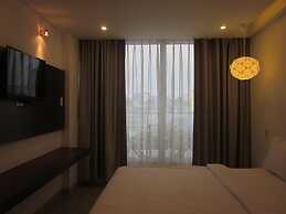 Yellow House Saigon Hotel