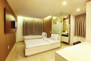 Yellow House Saigon Hotel