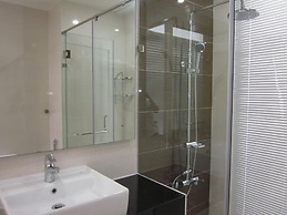 Yellow House Saigon Hotel