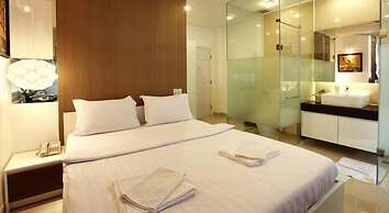 Yellow House Saigon Hotel