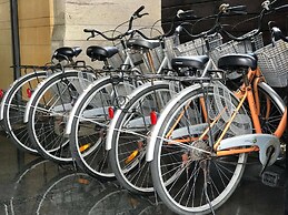 Unique Holiday Hotel