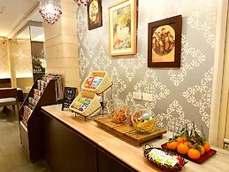 Unique Holiday Hotel