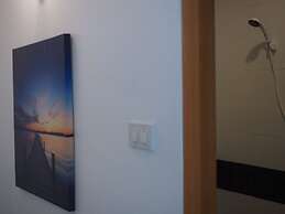 Side Walk Boutique Hotel