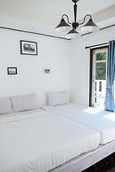 Side Walk Boutique Hotel