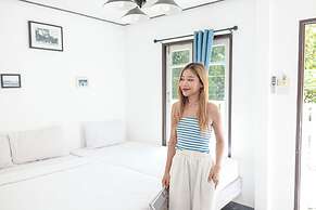 Side Walk Boutique Hotel