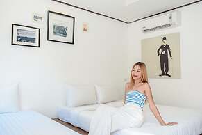 Side Walk Boutique Hotel