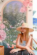 Side Walk Boutique Hotel