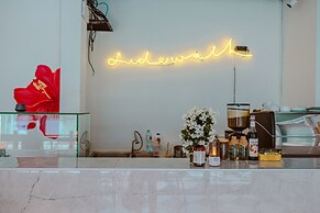 Side Walk Boutique Hotel