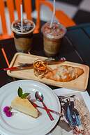 Side Walk Boutique Hotel