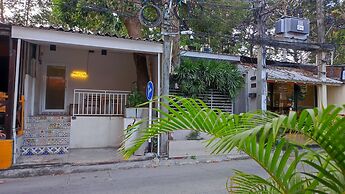 Side Walk Boutique Hotel