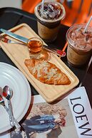 Side Walk Boutique Hotel