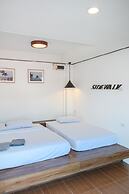 Side Walk Boutique Hotel