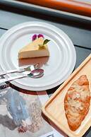 Side Walk Boutique Hotel