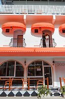 Side Walk Boutique Hotel