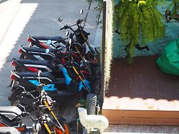 Side Walk Boutique Hotel