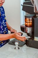 Side Walk Boutique Hotel