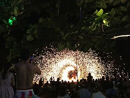 Side Walk Boutique Hotel