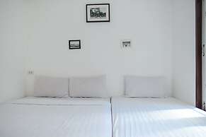 Side Walk Boutique Hotel