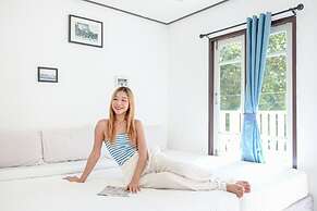 Side Walk Boutique Hotel