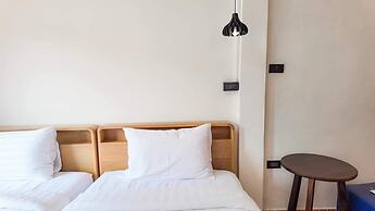 Side Walk Boutique Hotel